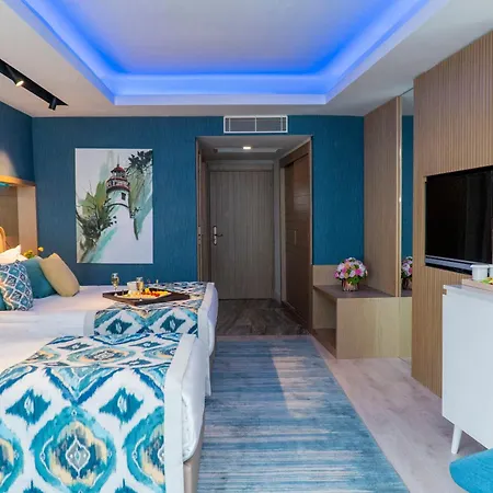 Отель Royal Wings 5*