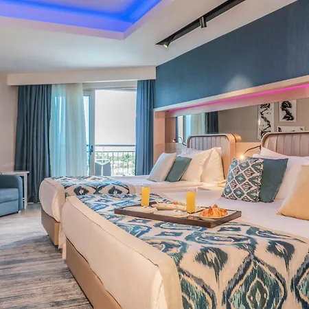 Royal Wings Hotel 5*